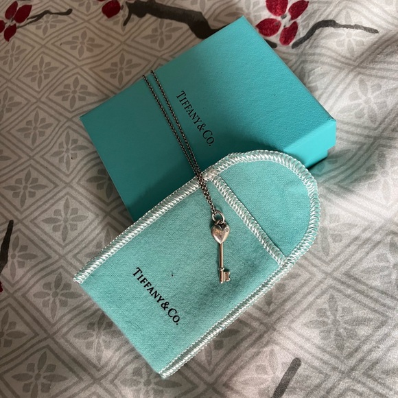 Authentic Tiffany& Co. heart key pendant necklace. 925 Silver & Diamond. Love - Picture 5 of 7
